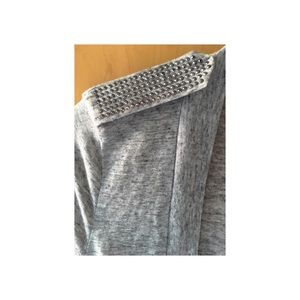 < SOLEMIO > grey shrug with shoulder details